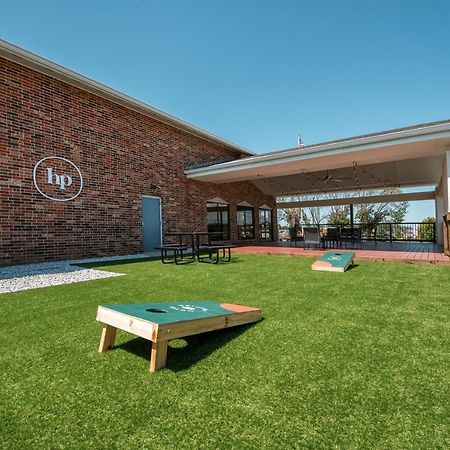 Hotel Pommier Indianola Екстериор снимка