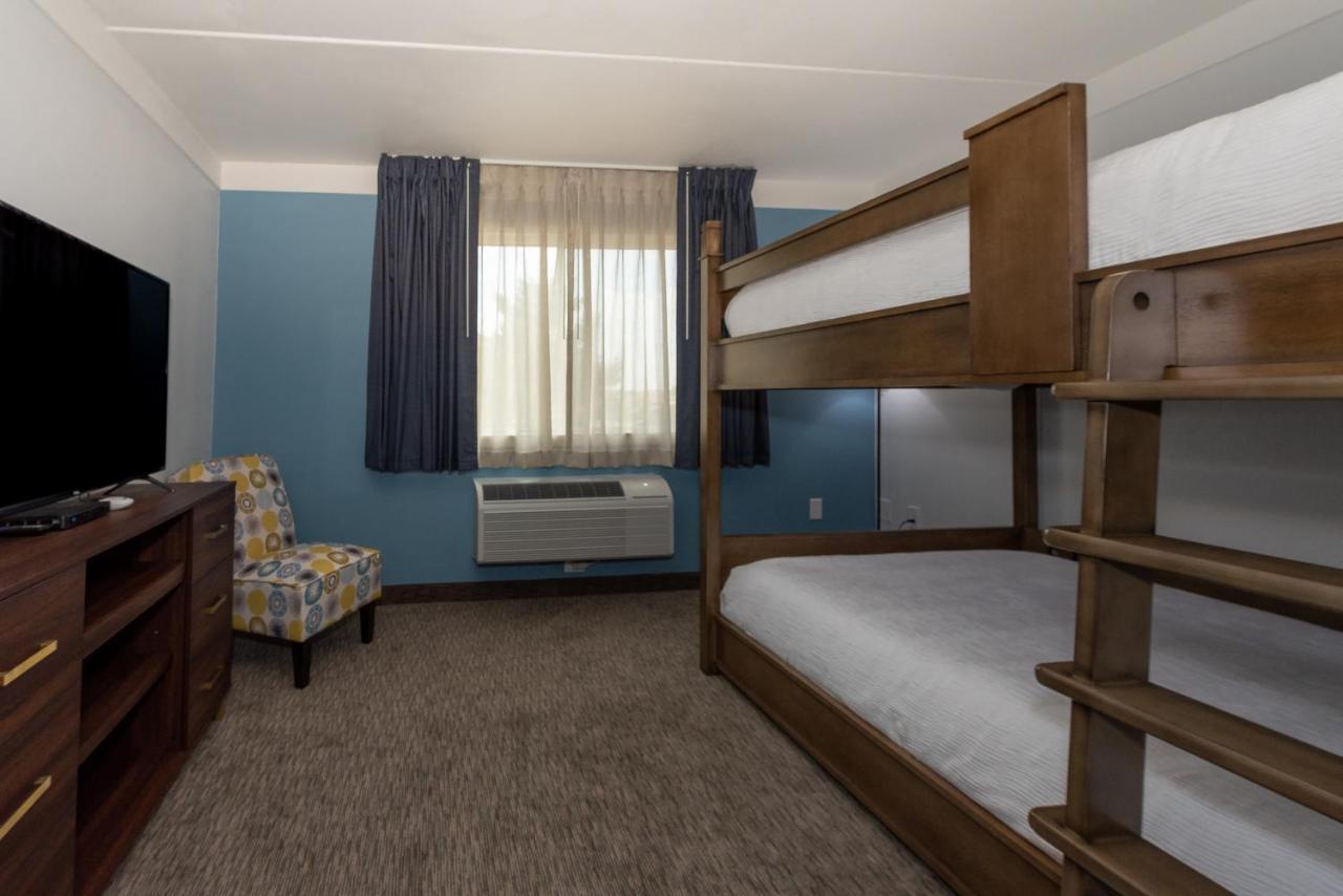 Hotel Pommier Indianola Екстериор снимка