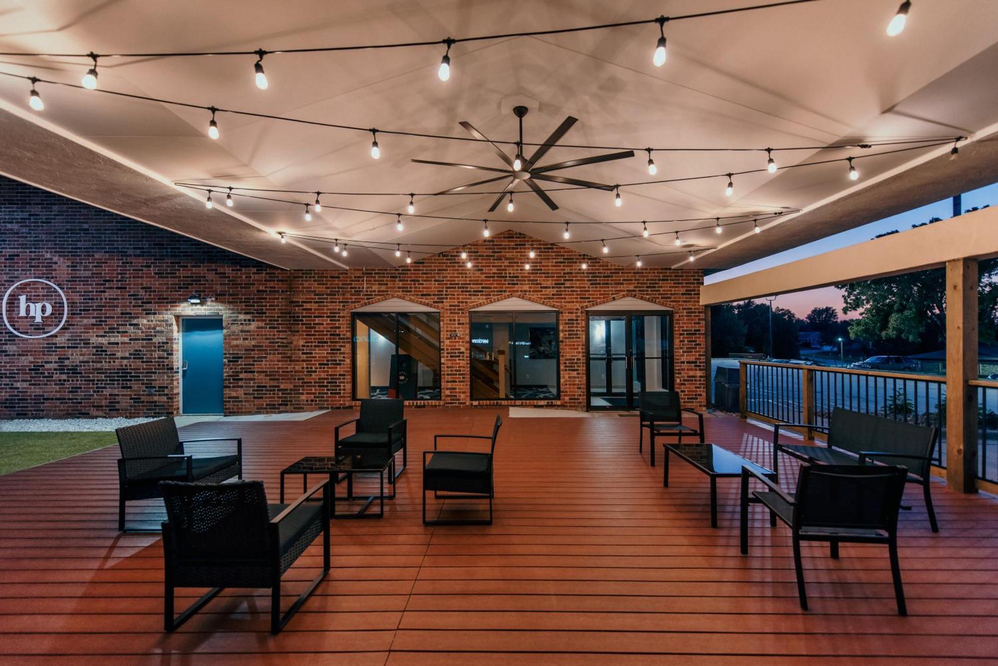 Hotel Pommier Indianola Екстериор снимка