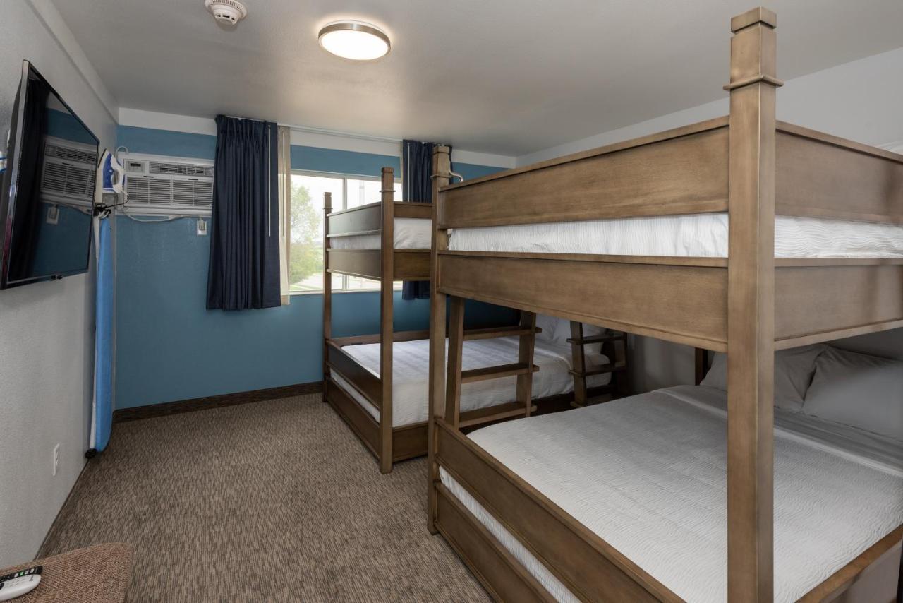 Hotel Pommier Indianola Екстериор снимка