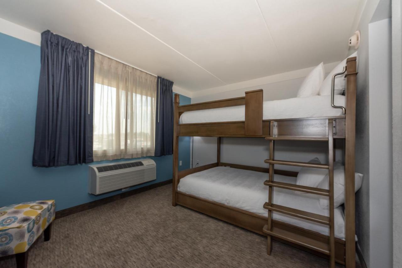 Hotel Pommier Indianola Екстериор снимка