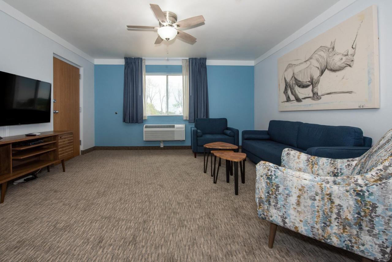 Hotel Pommier Indianola Екстериор снимка