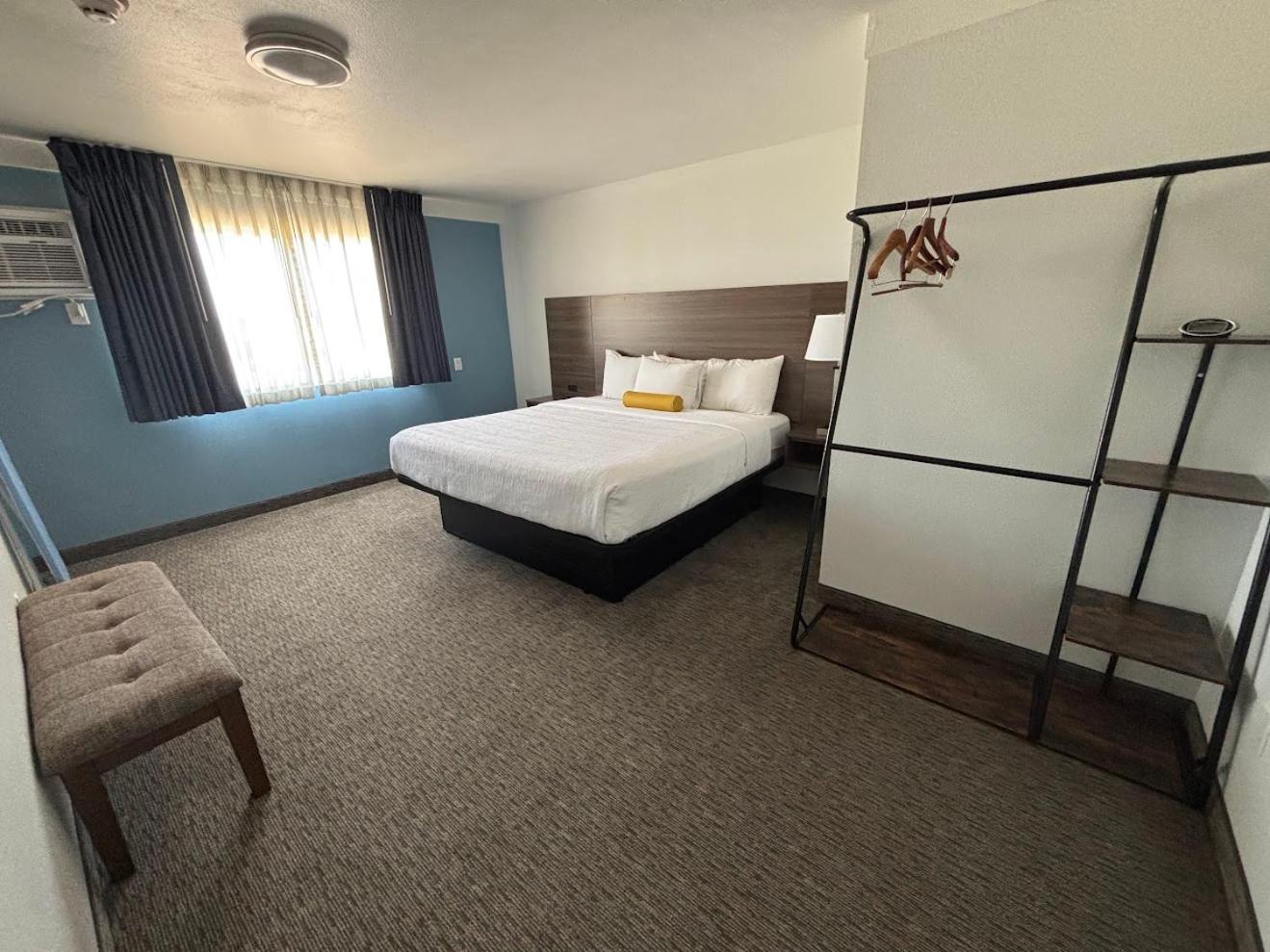 Hotel Pommier Indianola Екстериор снимка